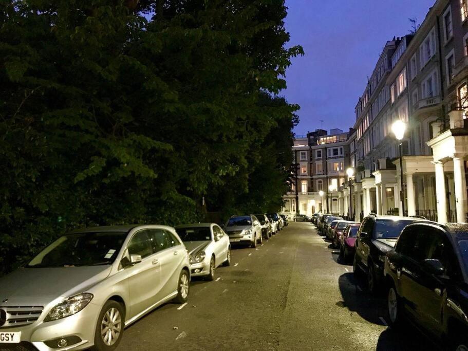 Stunning 2 Bed/2Bath Flat In Heart Of Kensington Apartment Лондон Екстериор снимка