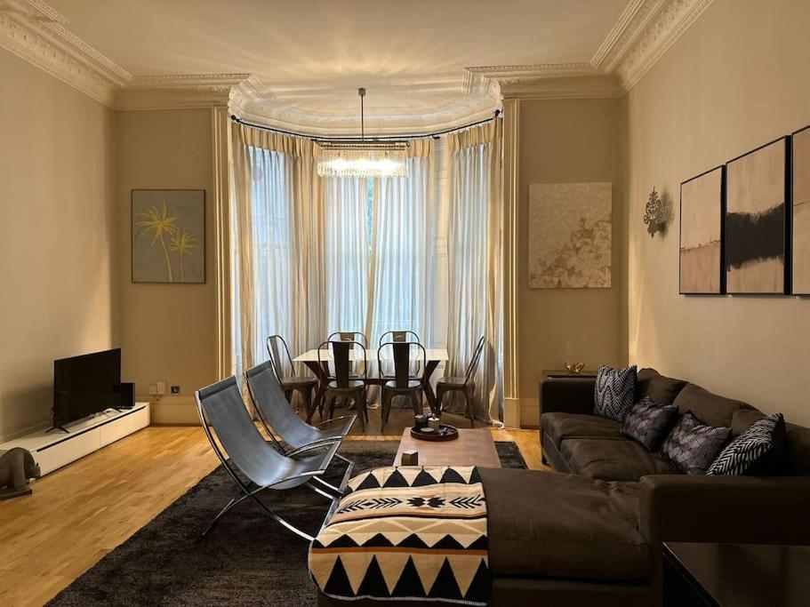 Stunning 2 Bed/2Bath Flat In Heart Of Kensington Apartment Лондон Екстериор снимка