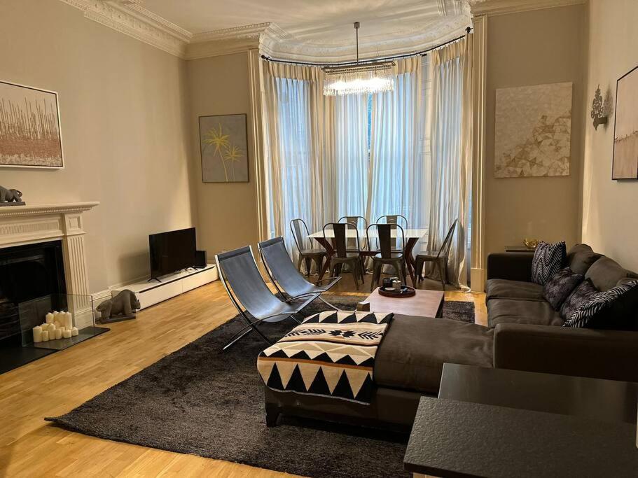Stunning 2 Bed/2Bath Flat In Heart Of Kensington Apartment Лондон Екстериор снимка